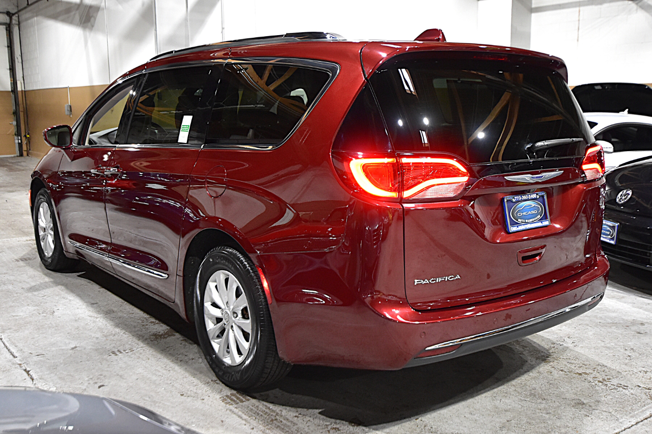 Chrysler Pacifica Touring L FWD 2019