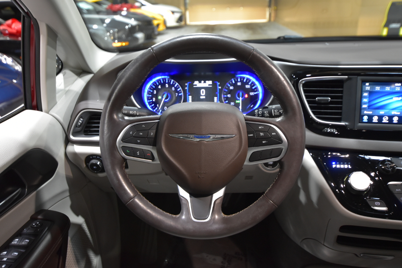 Chrysler Pacifica Touring L FWD 2019