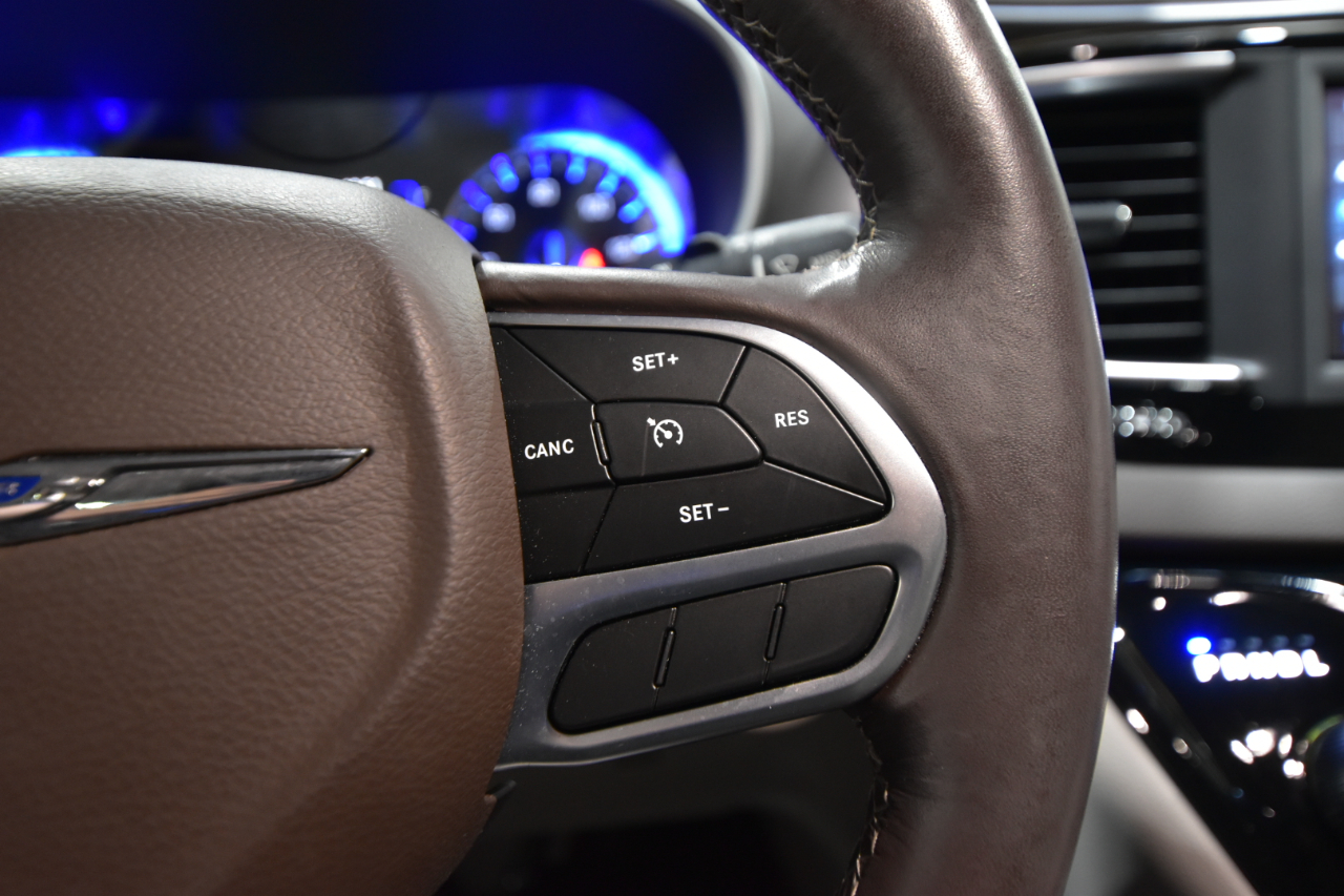 Chrysler Pacifica Touring L FWD 2019