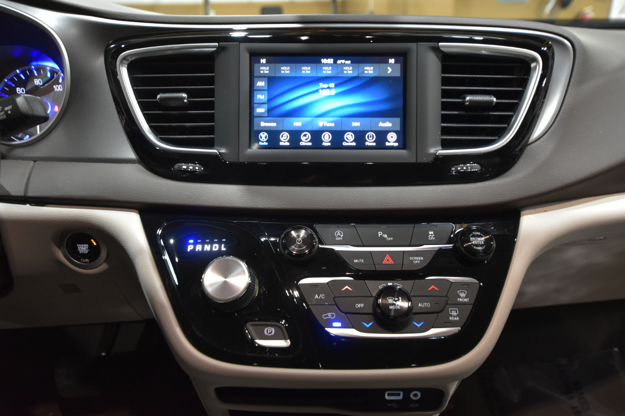 Chrysler Pacifica Touring L FWD 2019