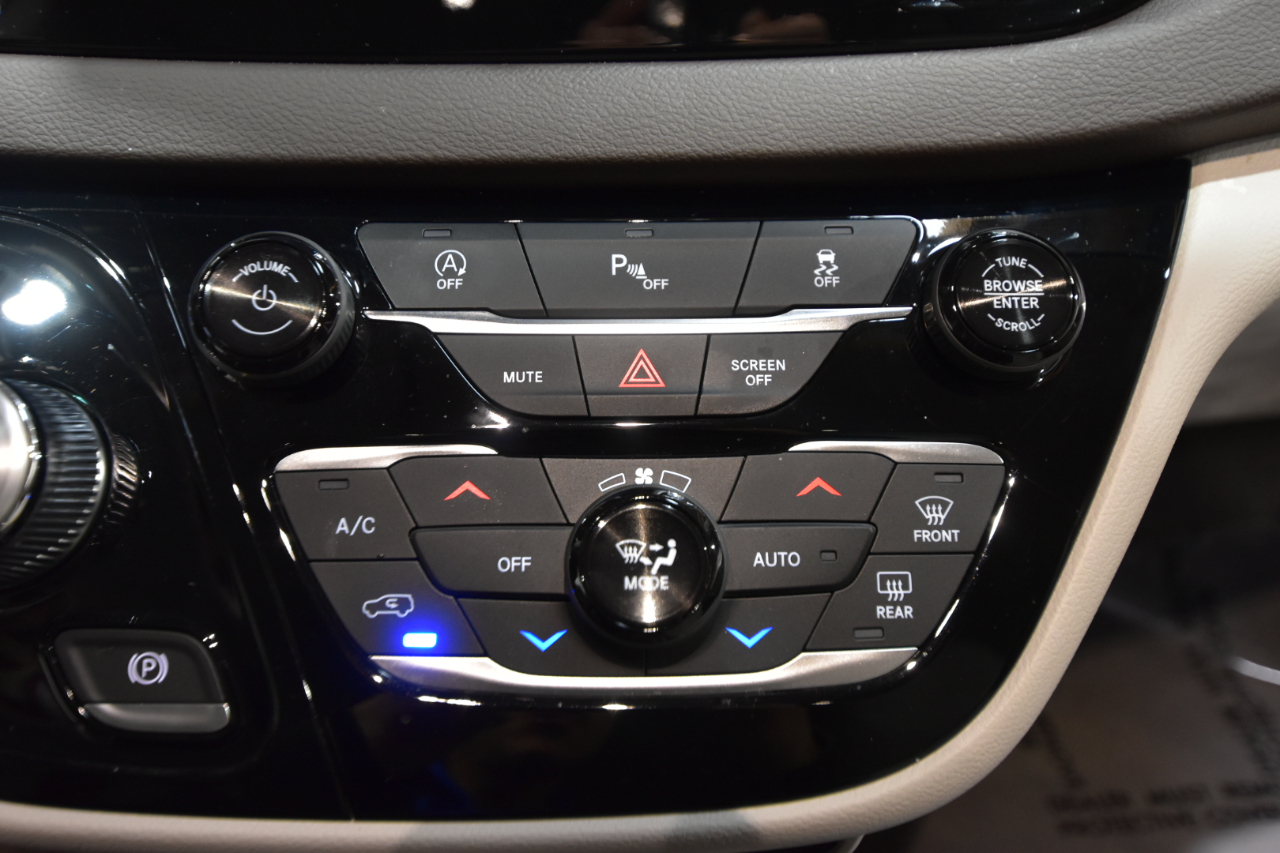 Chrysler Pacifica Touring L FWD 2019