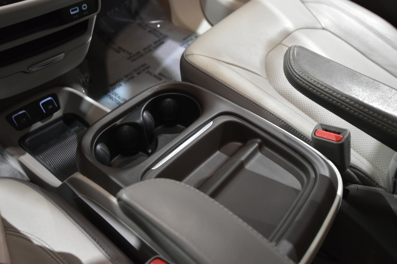 Chrysler Pacifica Touring L FWD 2019