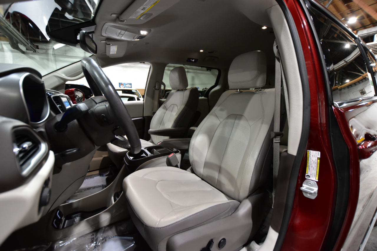 Chrysler Pacifica Touring L FWD 2019