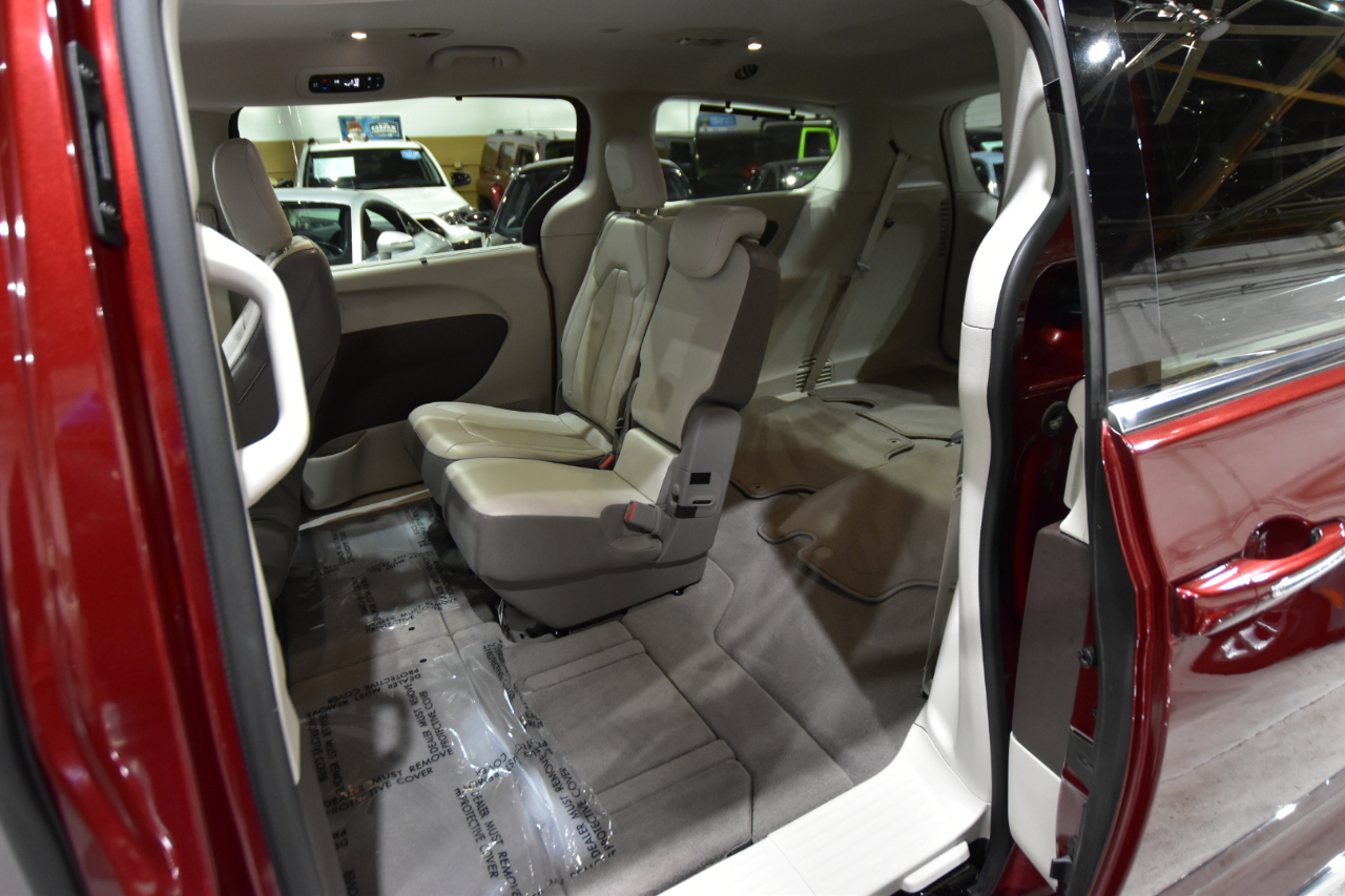 Chrysler Pacifica Touring L FWD 2019