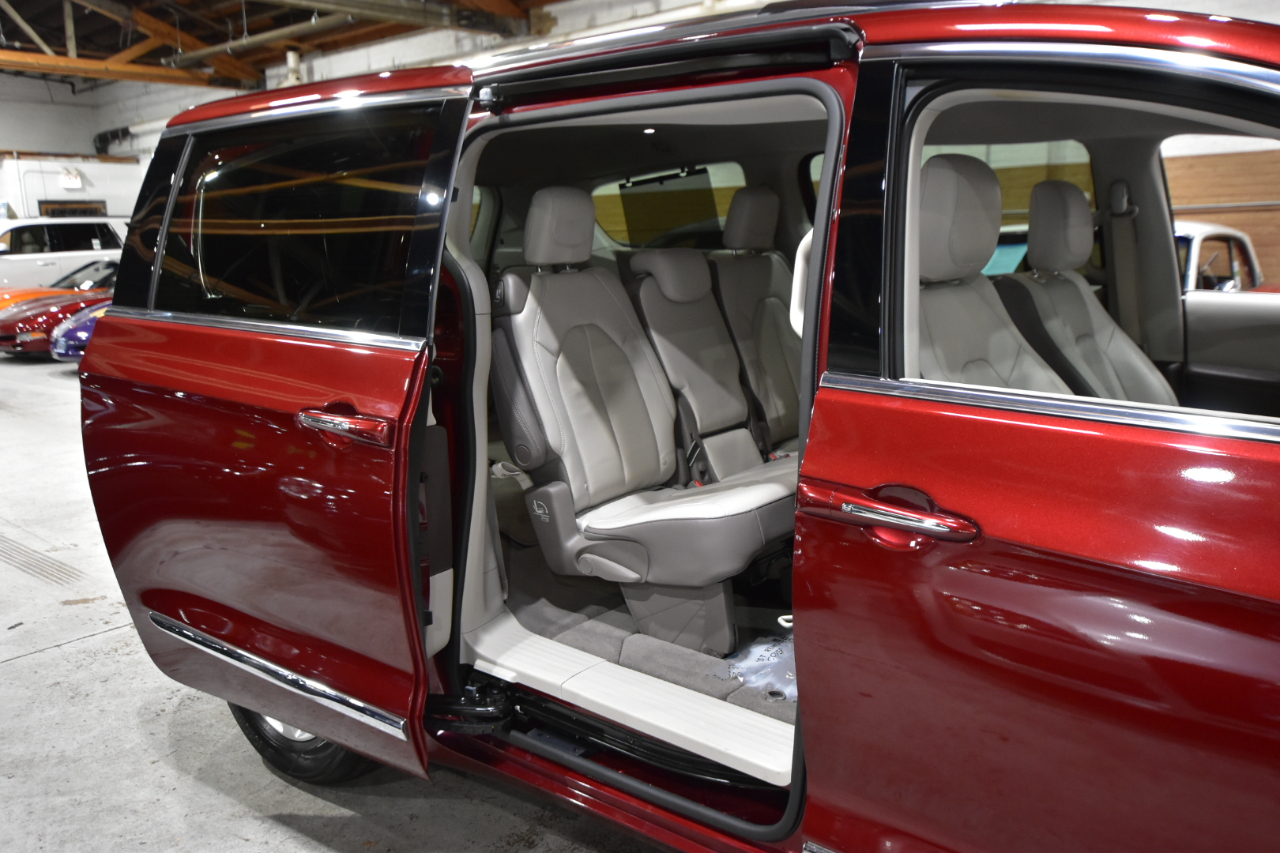 Chrysler Pacifica Touring L FWD 2019