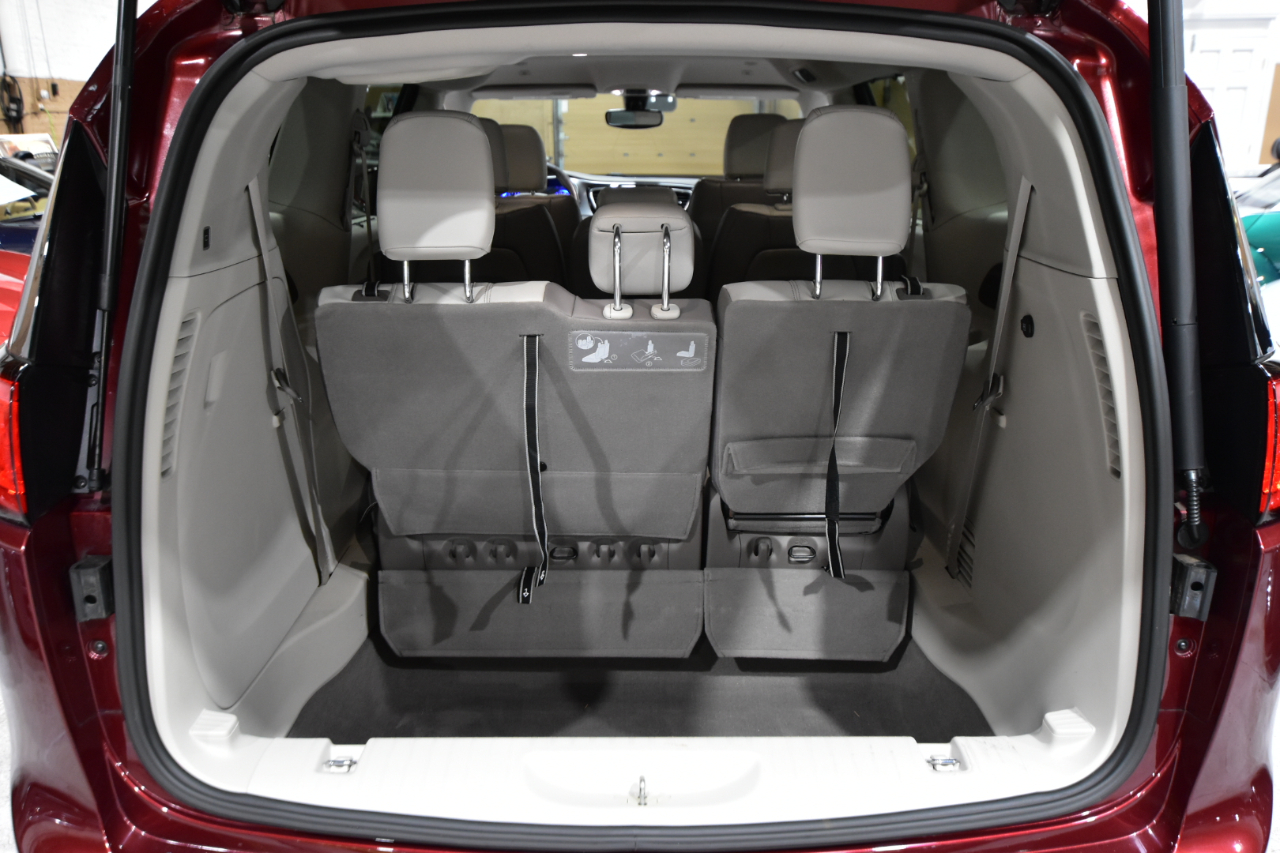 Chrysler Pacifica Touring L FWD 2019