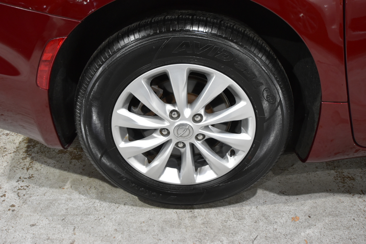 Chrysler Pacifica Touring L FWD 2019