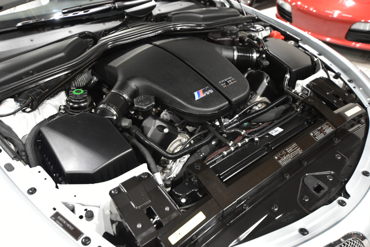 BMW 6 Series 2dr Conv M6 2008