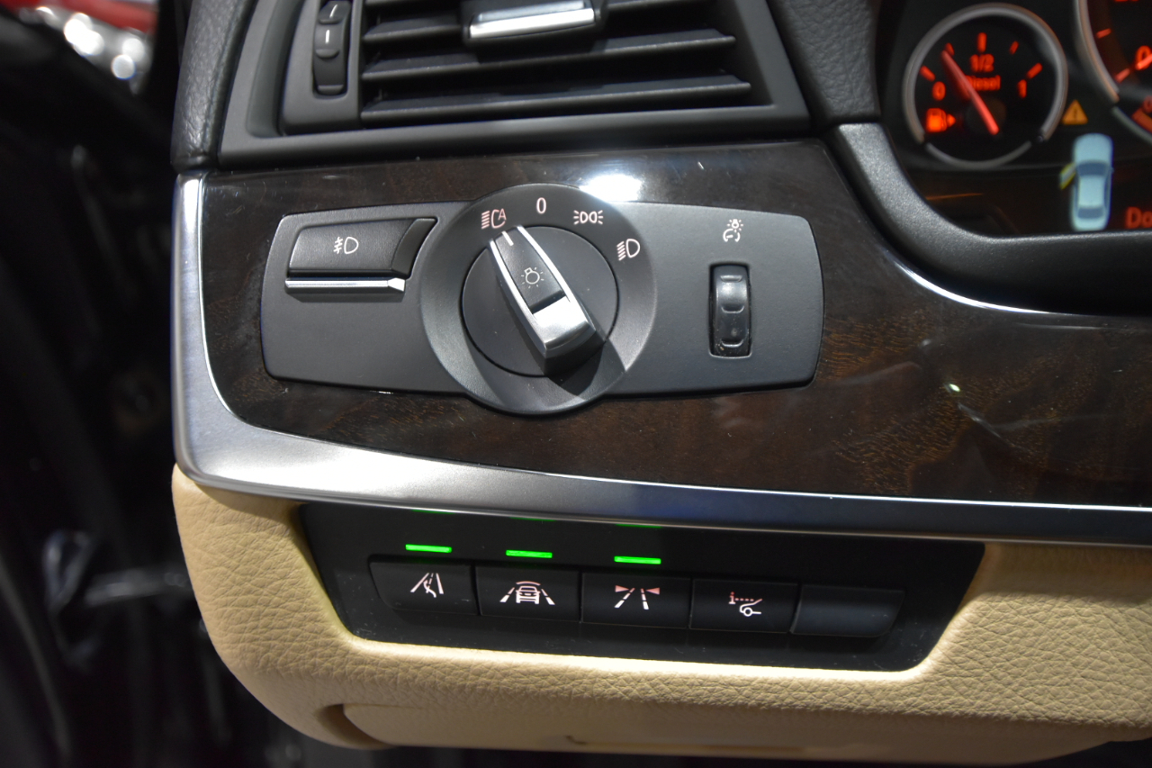 BMW 5 Series 4dr Sdn 535d xDrive AWD 2016