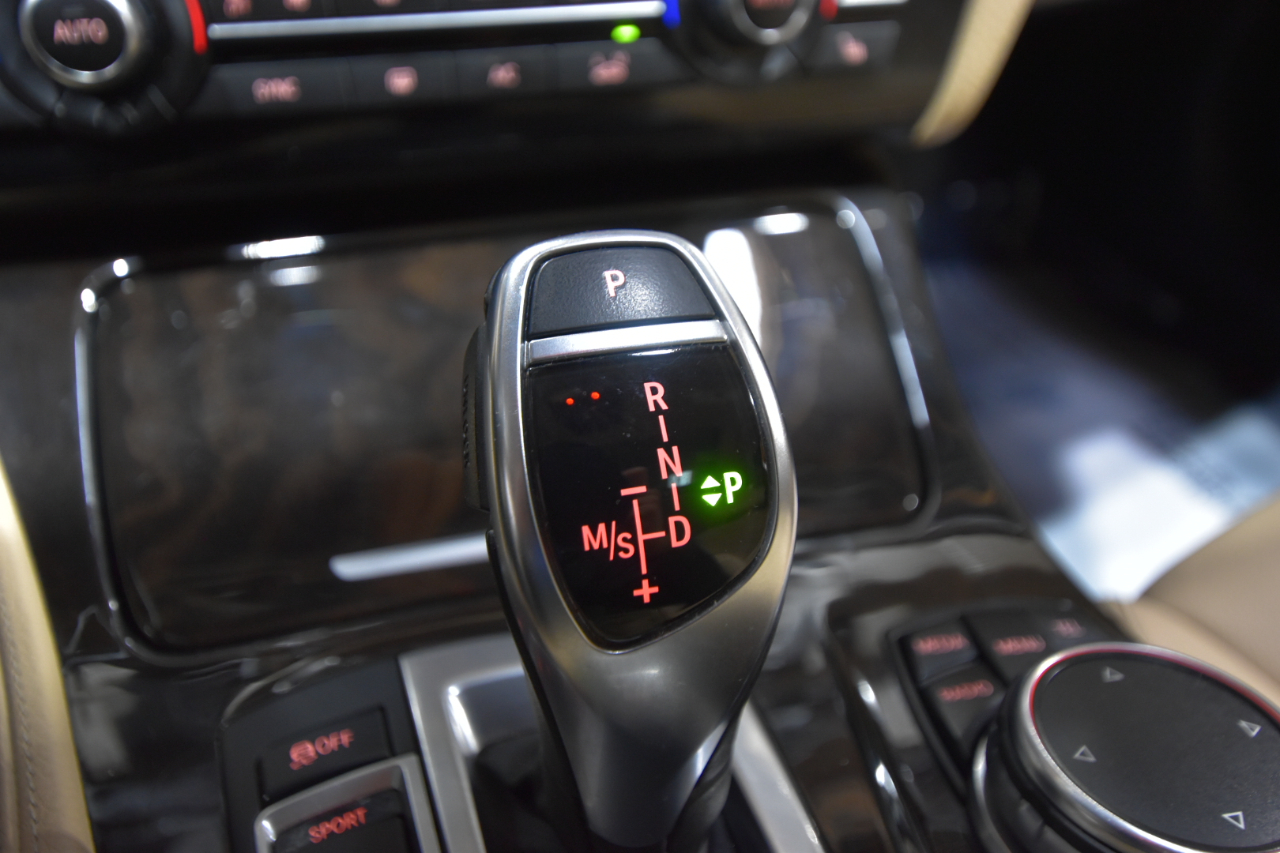 BMW 5 Series 4dr Sdn 535d xDrive AWD 2016