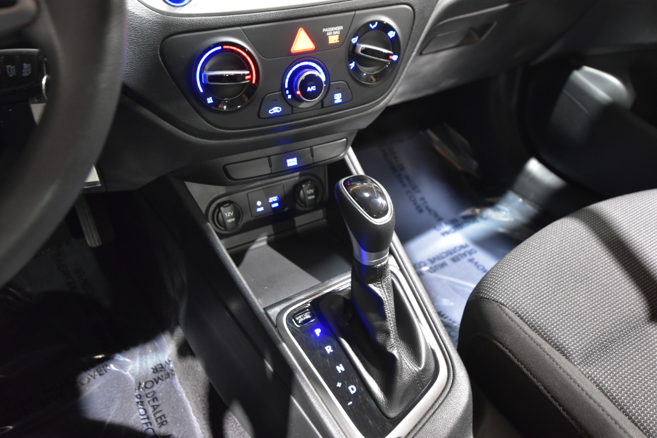 Hyundai Accent SE Sedan IVT 2021