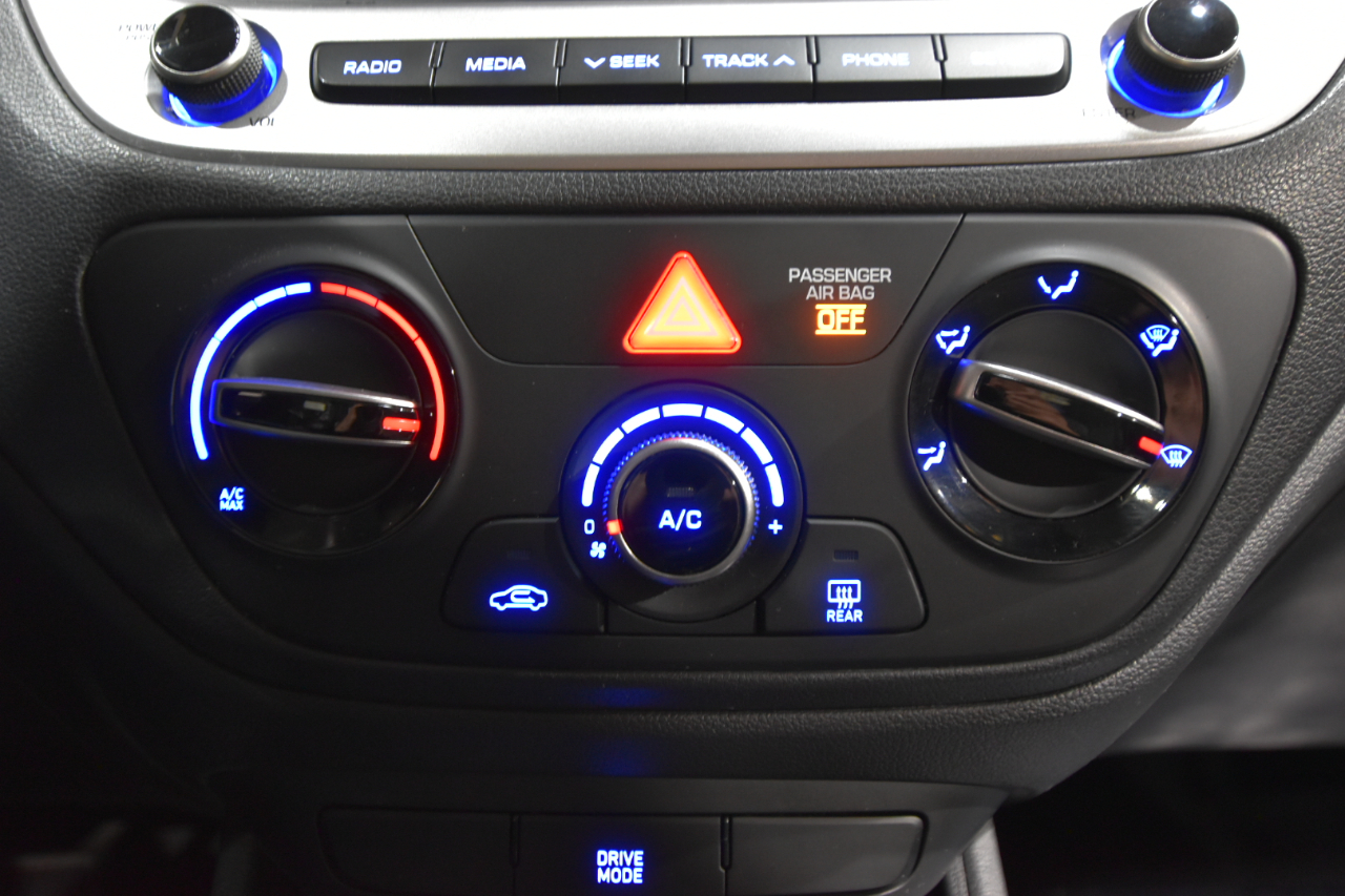 Hyundai Accent SE Sedan IVT 2021