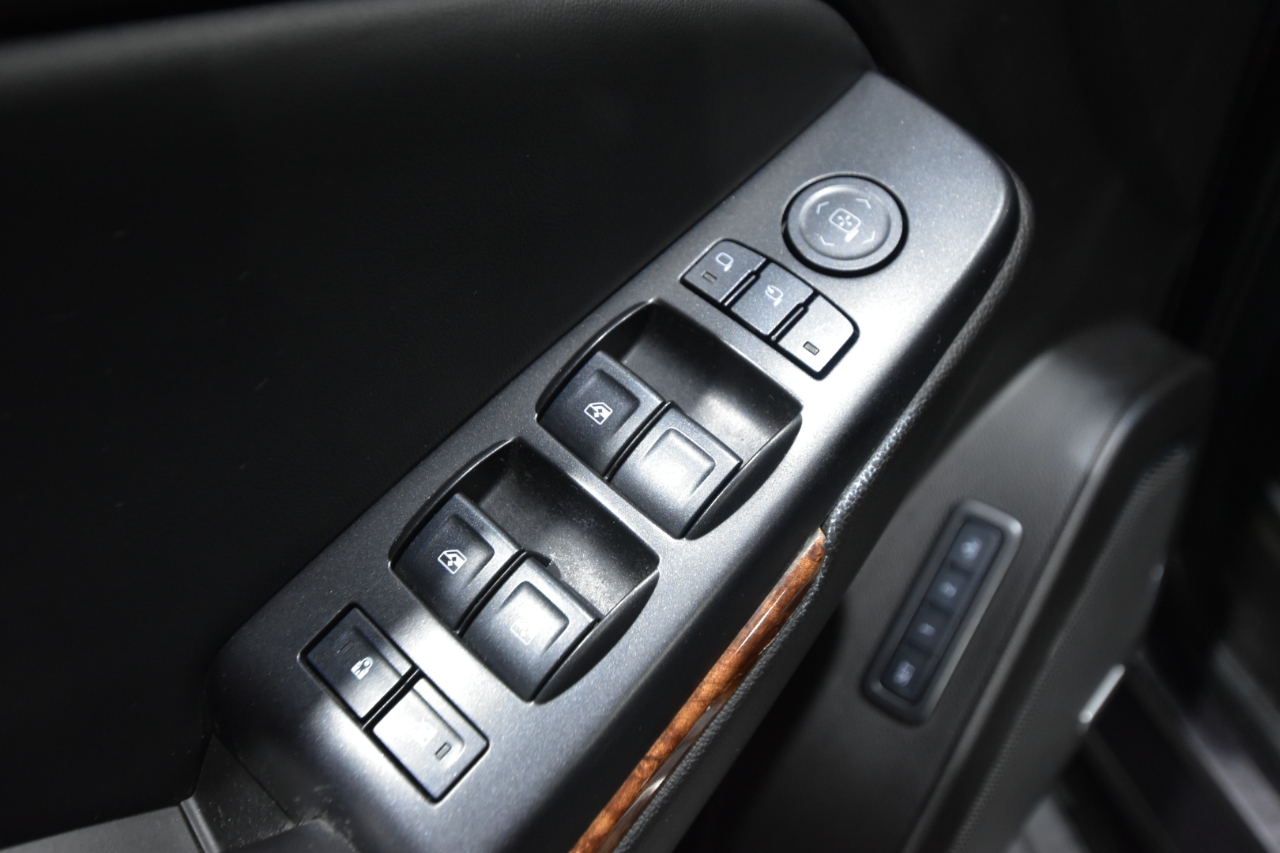 Chevrolet Suburban 4WD 4dr 1500 LTZ 2016