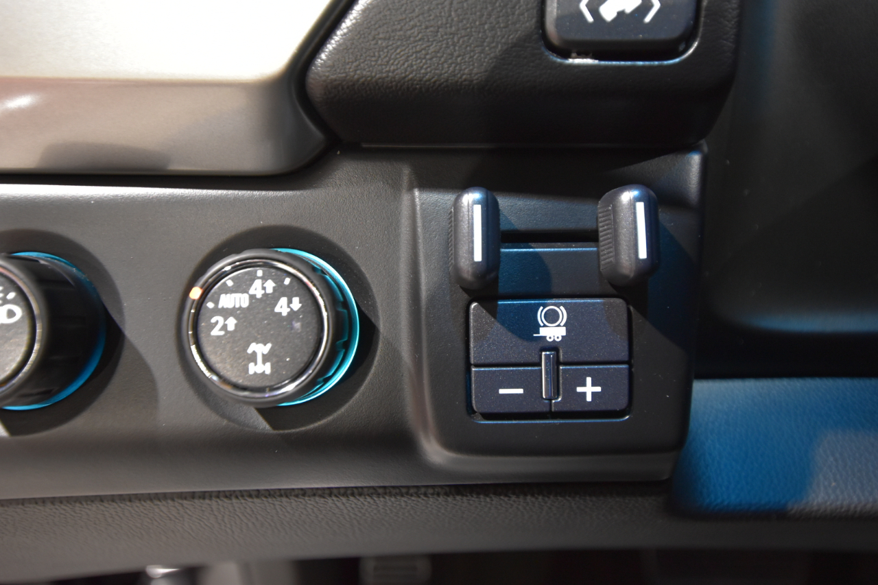 Chevrolet Suburban 4WD 4dr 1500 LTZ 2016