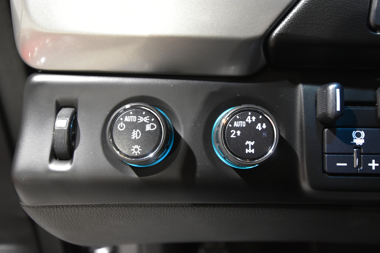 Chevrolet Suburban 4WD 4dr 1500 LTZ 2016