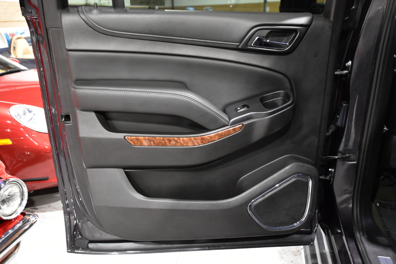 Chevrolet Suburban 4WD 4dr 1500 LTZ 2016