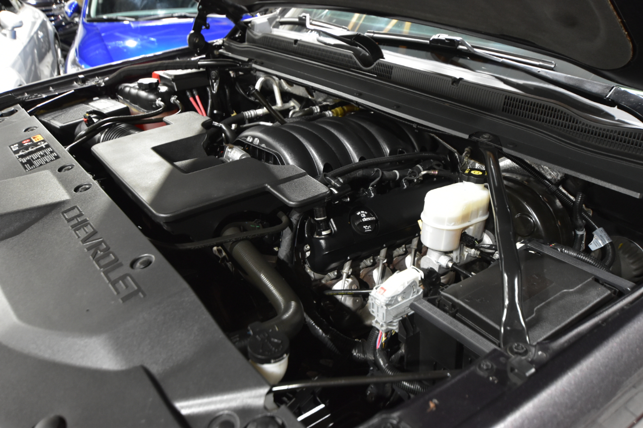 Chevrolet Suburban 4WD 4dr 1500 LTZ 2016