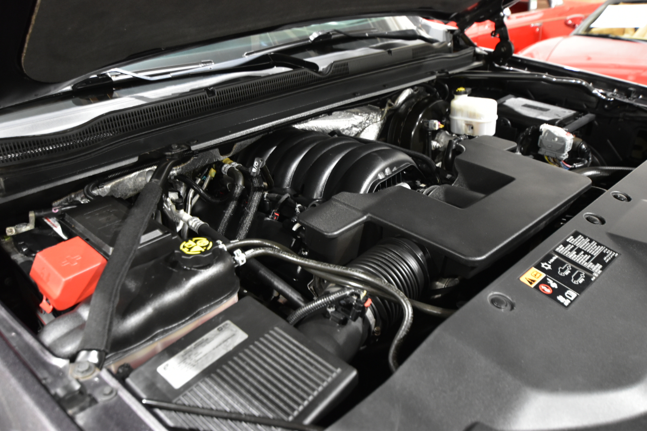 Chevrolet Suburban 4WD 4dr 1500 LTZ 2016