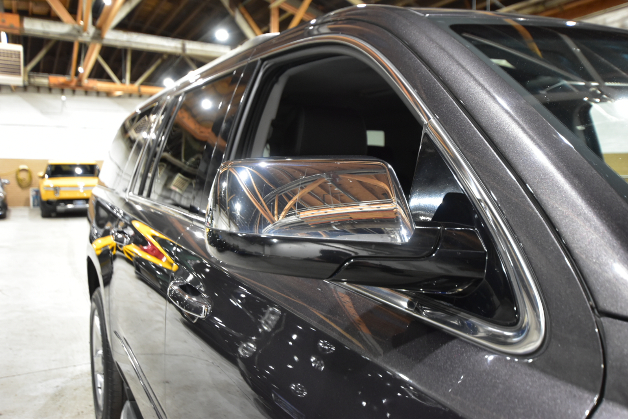 Chevrolet Suburban 4WD 4dr 1500 LTZ 2016