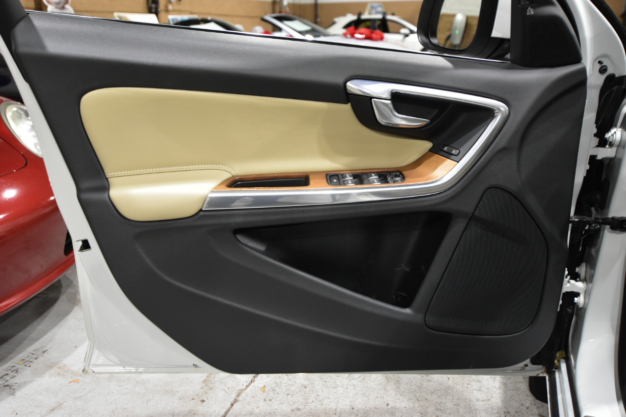 Volvo S60 Inscription 4dr Sdn T5 Platinum AWD 2016