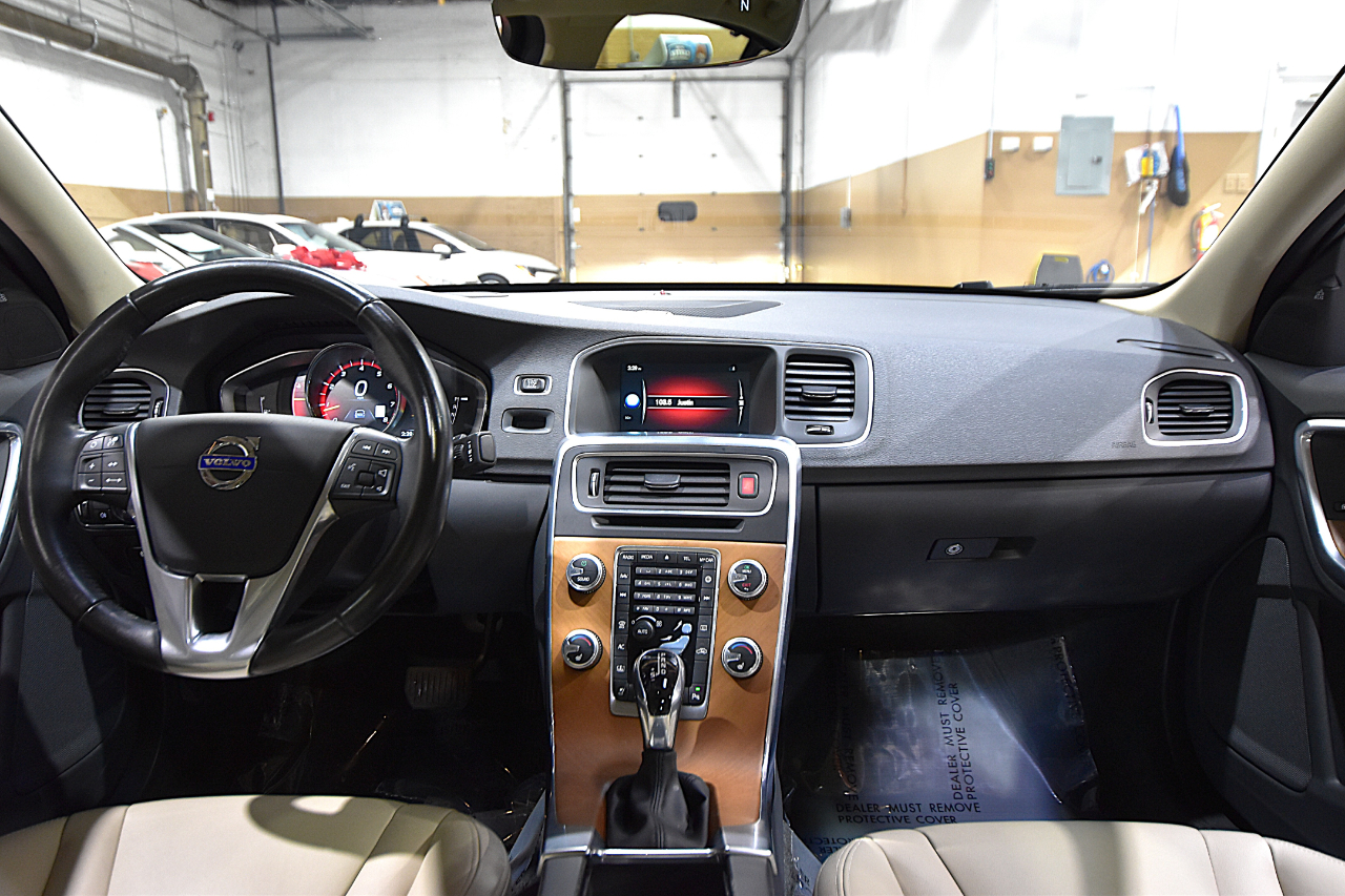 Volvo S60 Inscription 4dr Sdn T5 Platinum AWD 2016