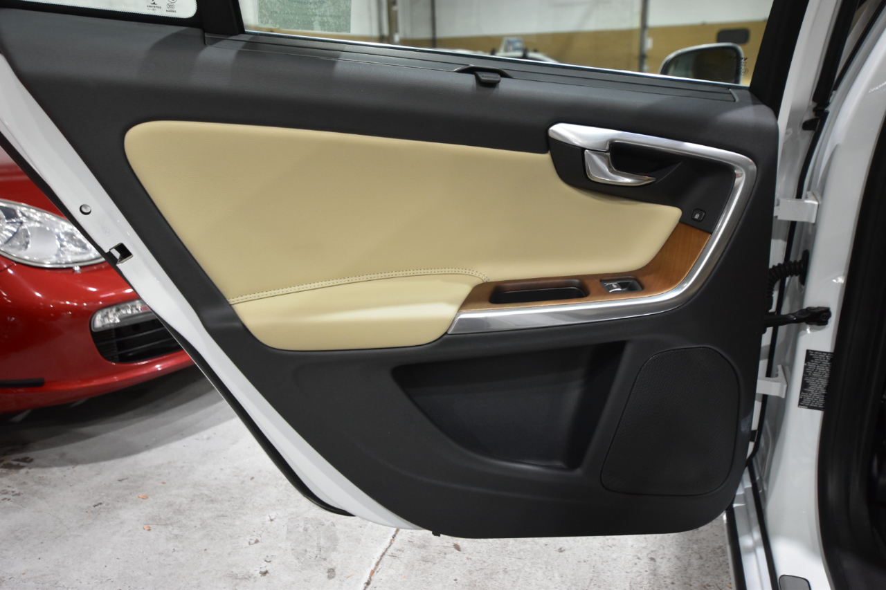 Volvo S60 Inscription 4dr Sdn T5 Platinum AWD 2016