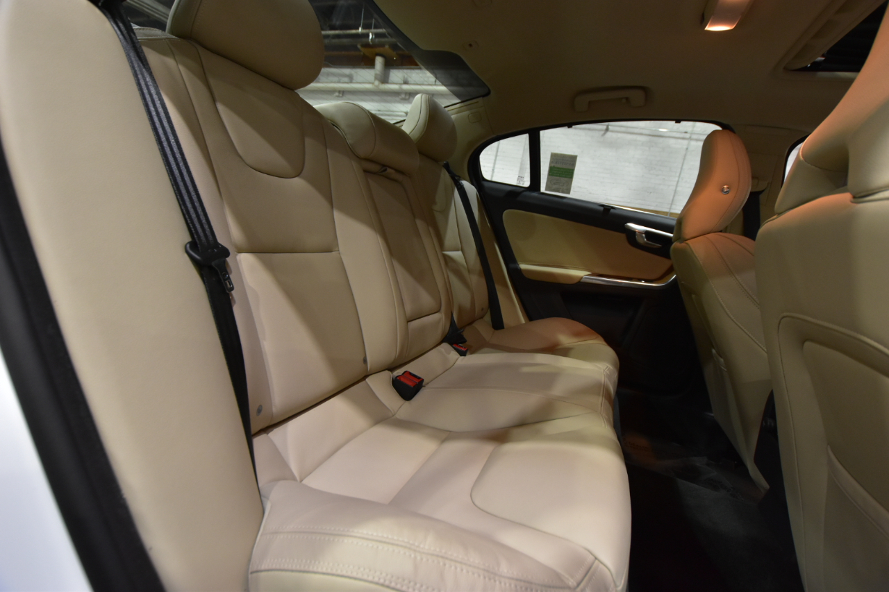 Volvo S60 Inscription 4dr Sdn T5 Platinum AWD 2016