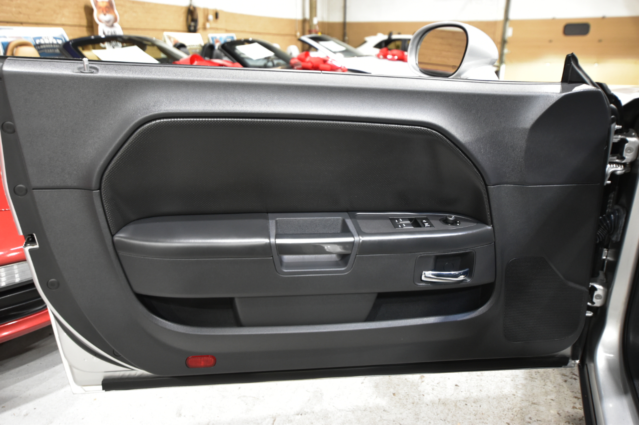 Dodge Challenger 2dr Cpe R/T Classic 2009