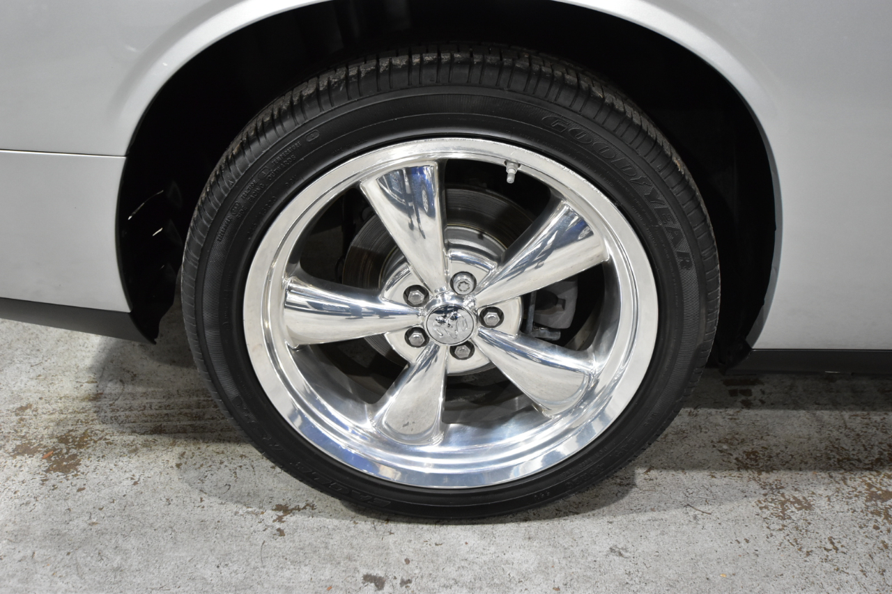 Dodge Challenger 2dr Cpe R/T Classic 2009