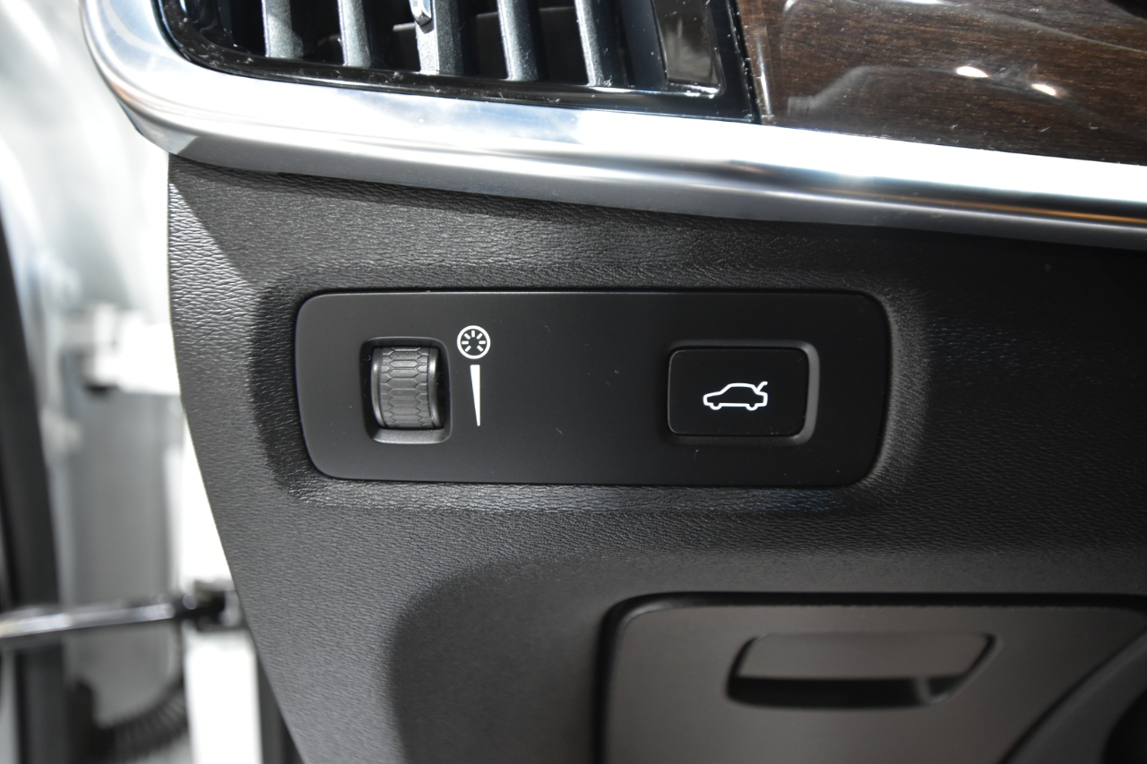 Volvo S90 T6 AWD Momentum 2017