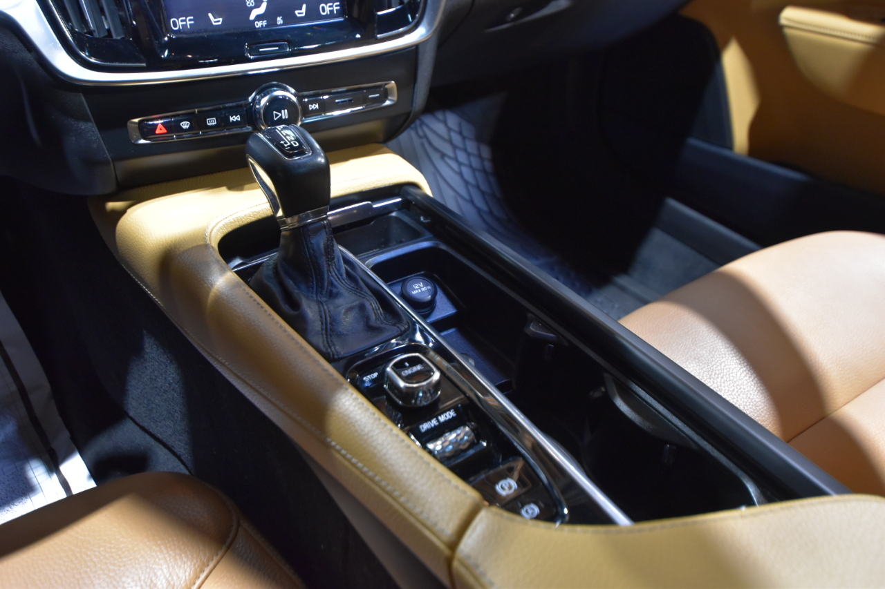 Volvo S90 T6 AWD Momentum 2017