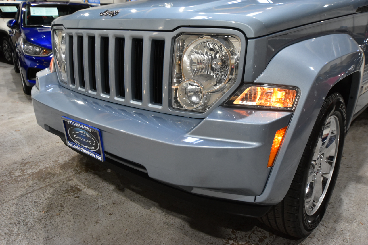 Jeep Liberty 4WD 4dr Sport Latitude 2012