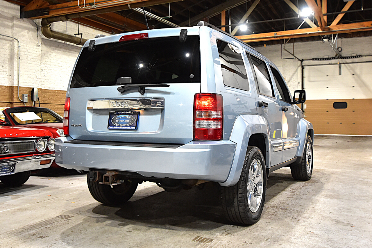 Jeep Liberty 4WD 4dr Sport Latitude 2012