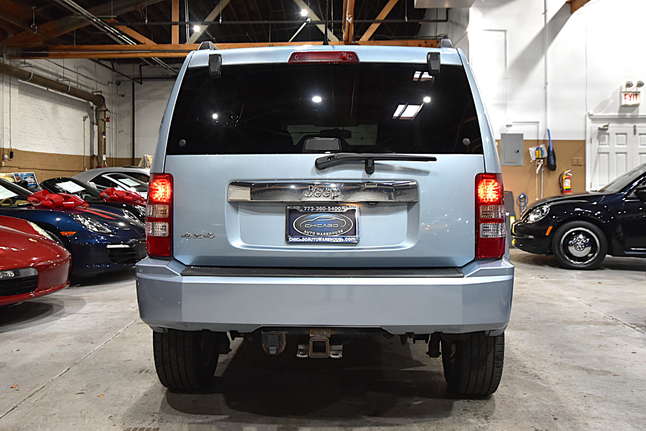 Jeep Liberty 4WD 4dr Sport Latitude 2012