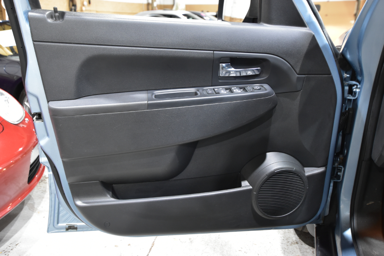 Jeep Liberty 4WD 4dr Sport Latitude 2012