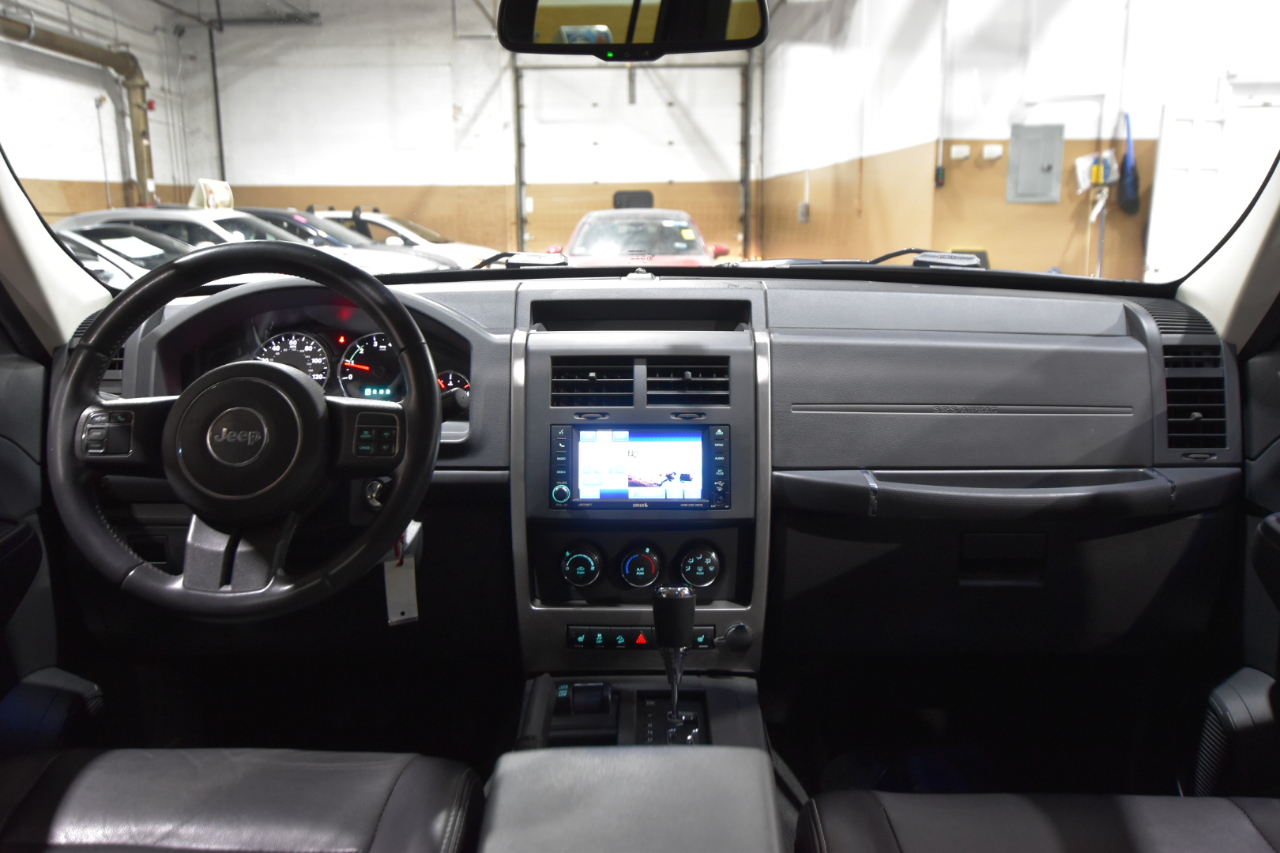 Jeep Liberty 4WD 4dr Sport Latitude 2012