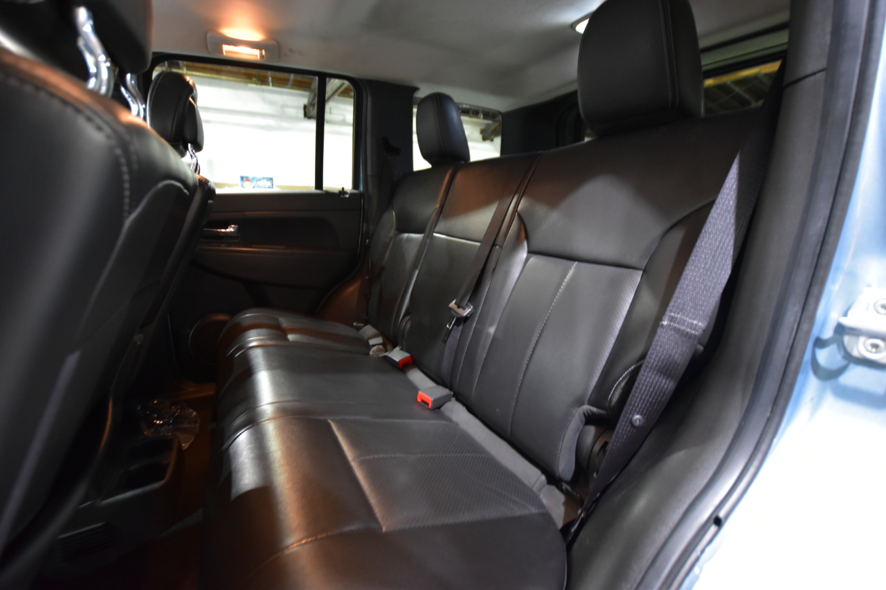 Jeep Liberty 4WD 4dr Sport Latitude 2012