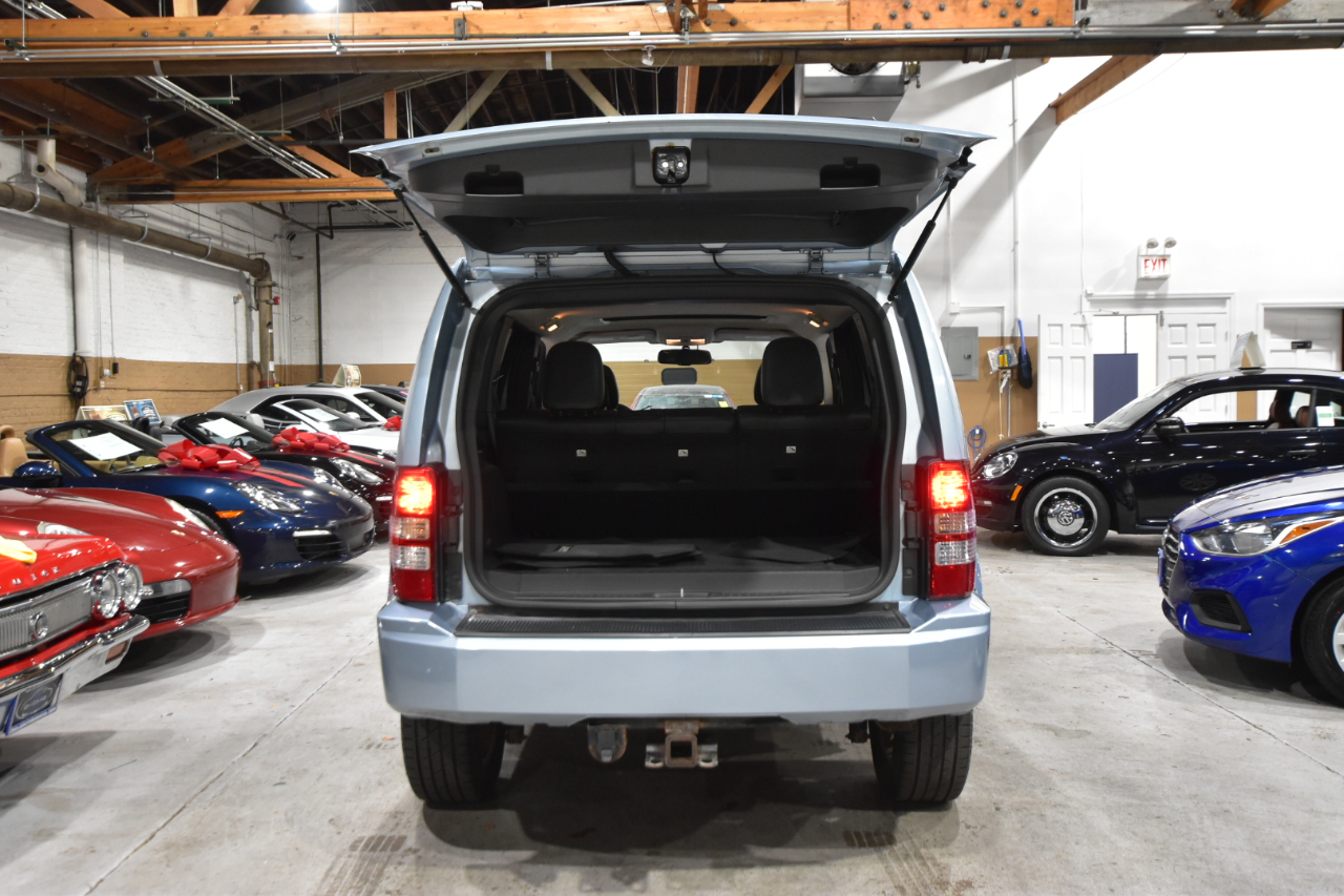 Jeep Liberty 4WD 4dr Sport Latitude 2012