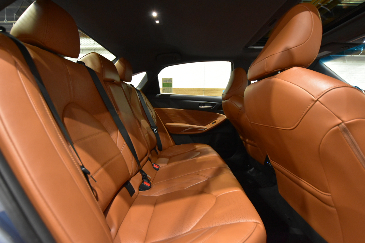 Toyota Avalon Limited (Natl) 2019