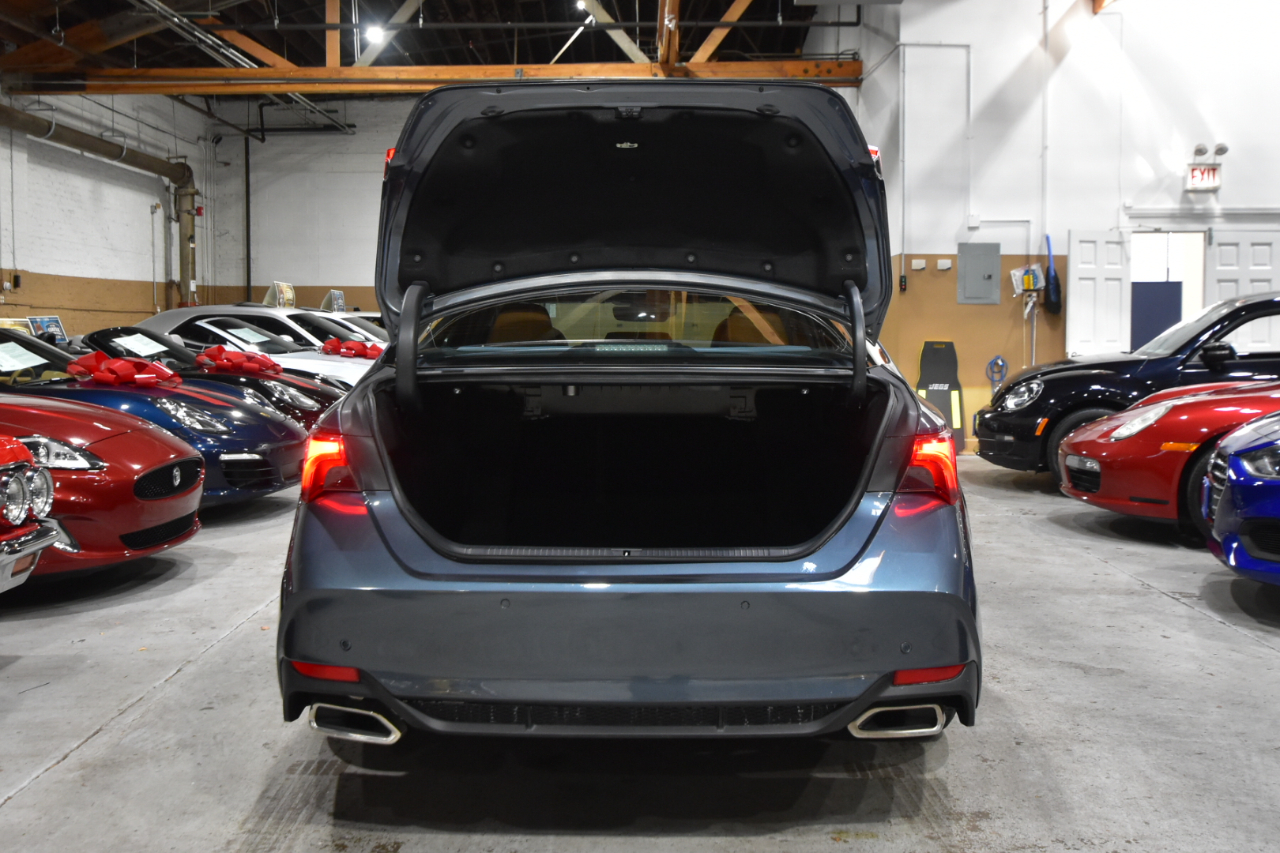 Toyota Avalon Limited (Natl) 2019