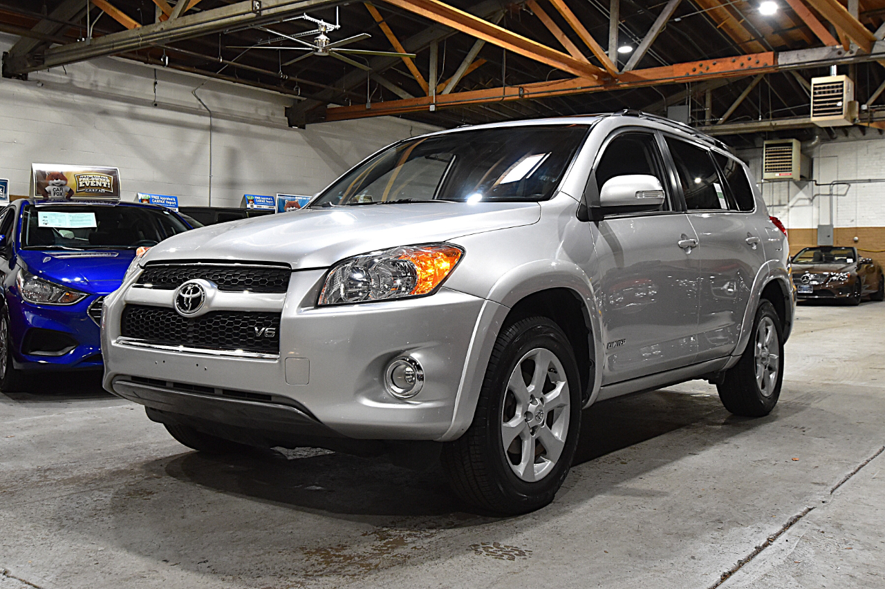Toyota RAV4 4WD 4dr V6 5-Spd AT Ltd (Natl) 2011