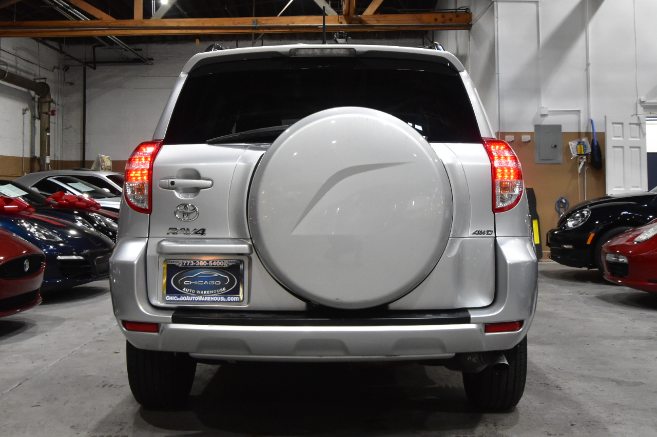 Toyota RAV4 4WD 4dr V6 5-Spd AT Ltd (Natl) 2011