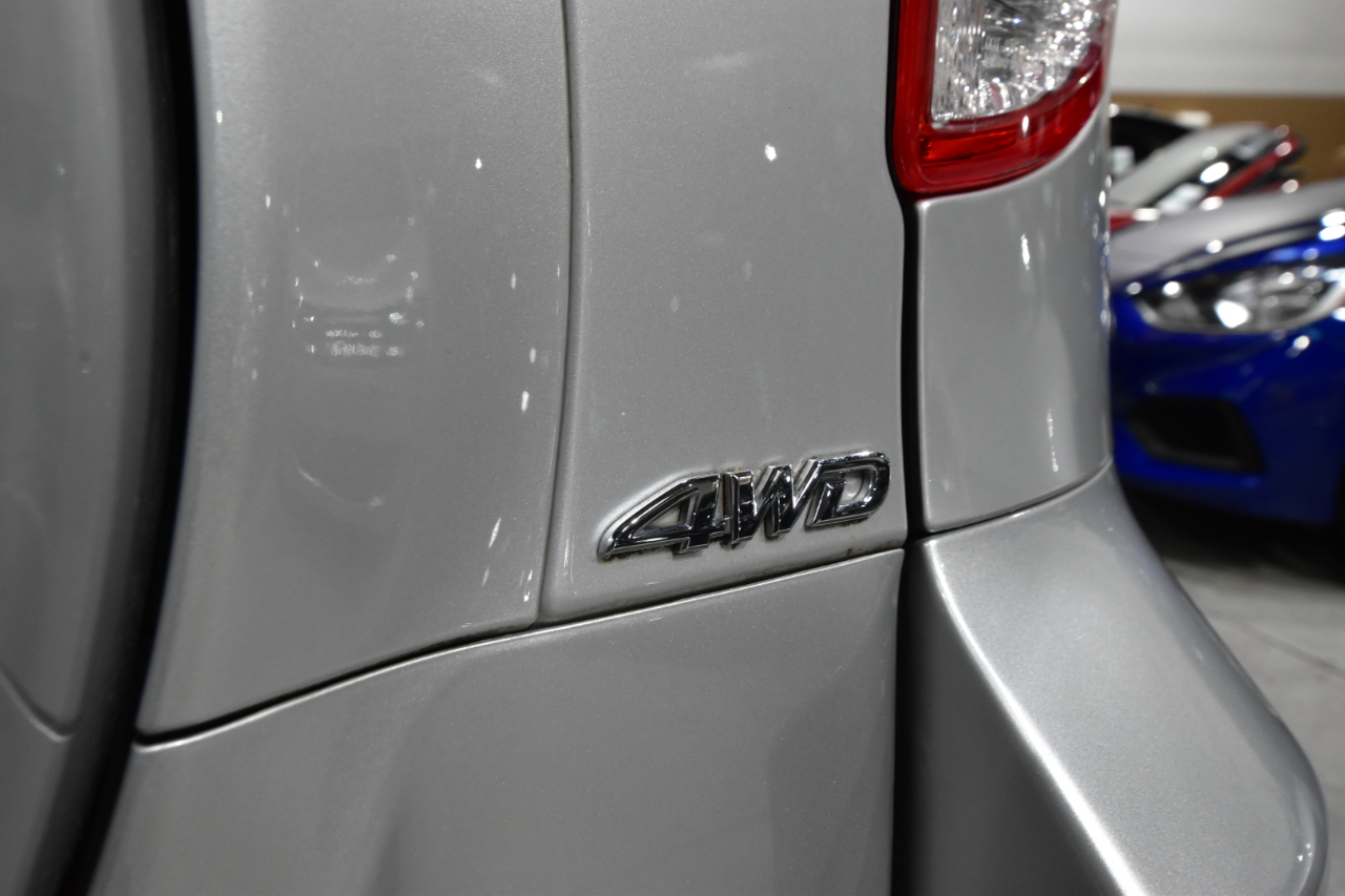 Toyota RAV4 4WD 4dr V6 5-Spd AT Ltd (Natl) 2011