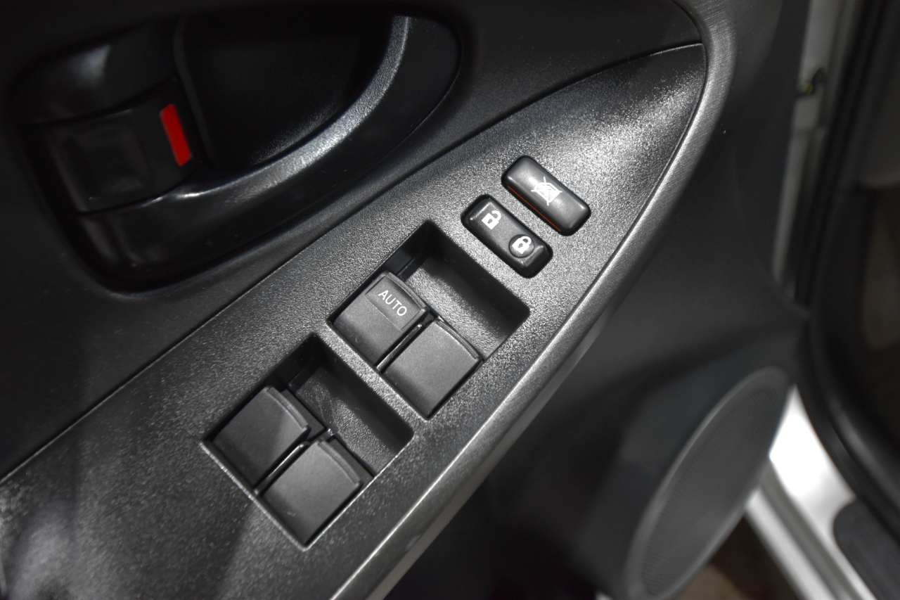 Toyota RAV4 4WD 4dr V6 5-Spd AT Ltd (Natl) 2011