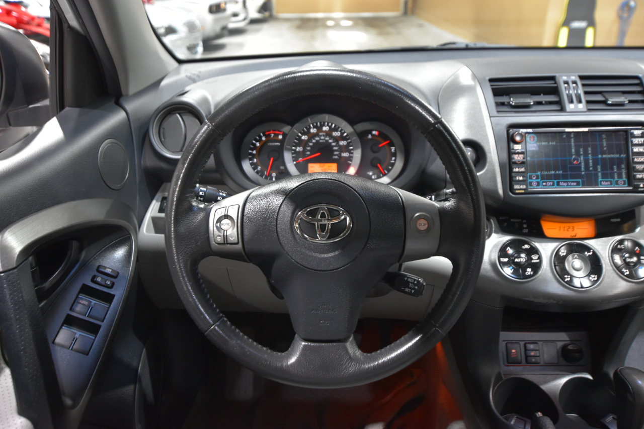 Toyota RAV4 4WD 4dr V6 5-Spd AT Ltd (Natl) 2011