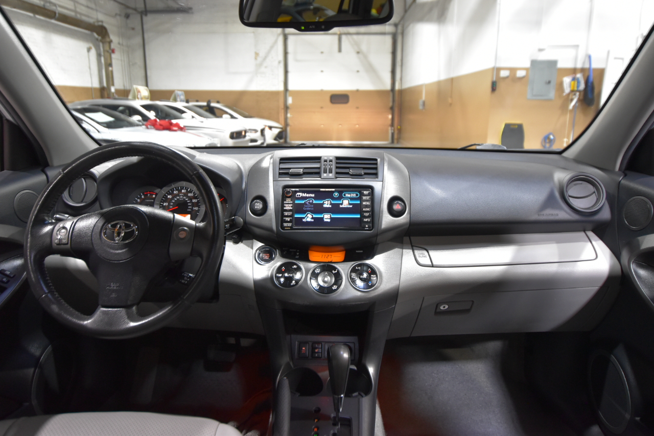 Toyota RAV4 4WD 4dr V6 5-Spd AT Ltd (Natl) 2011