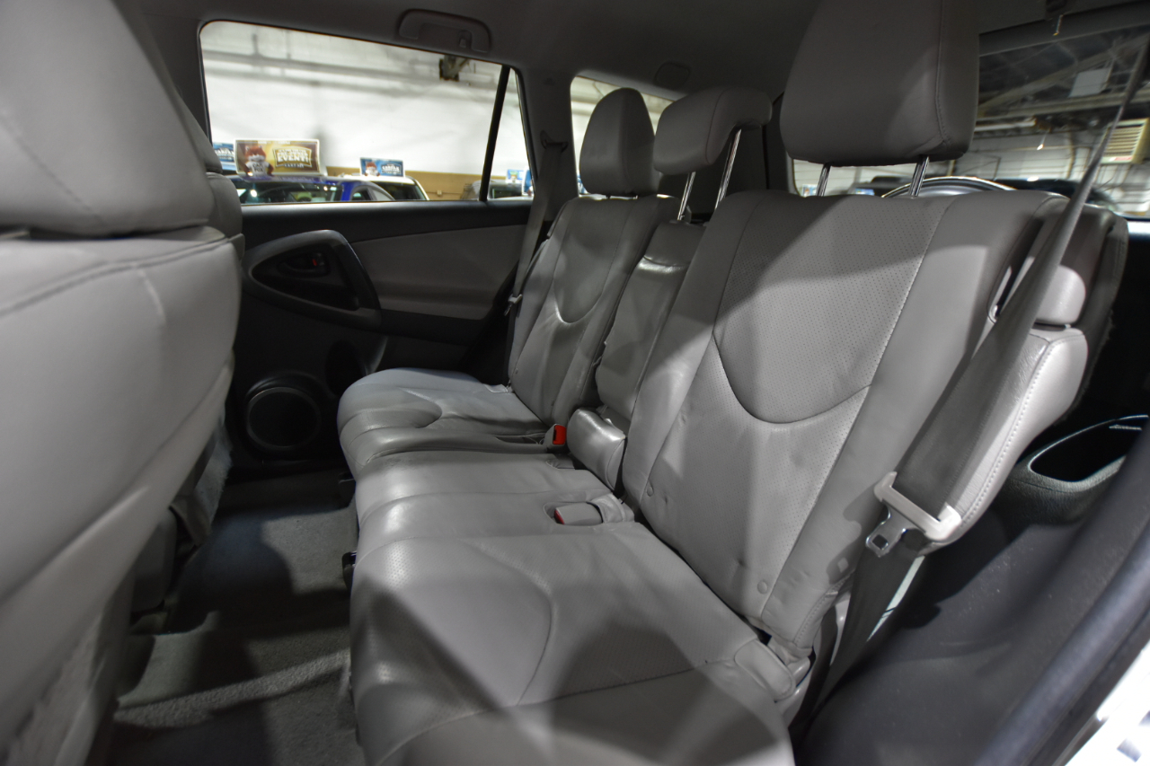 Toyota RAV4 4WD 4dr V6 5-Spd AT Ltd (Natl) 2011