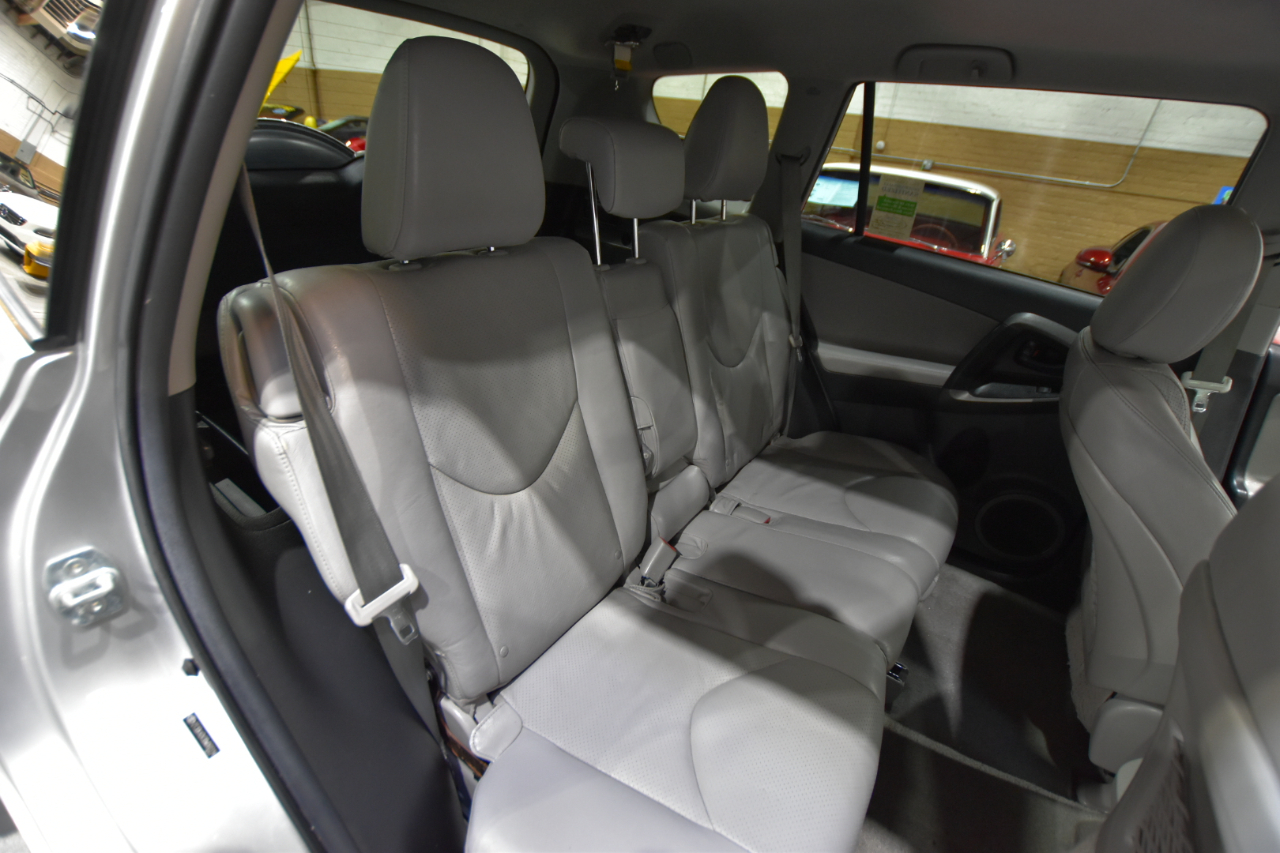 Toyota RAV4 4WD 4dr V6 5-Spd AT Ltd (Natl) 2011