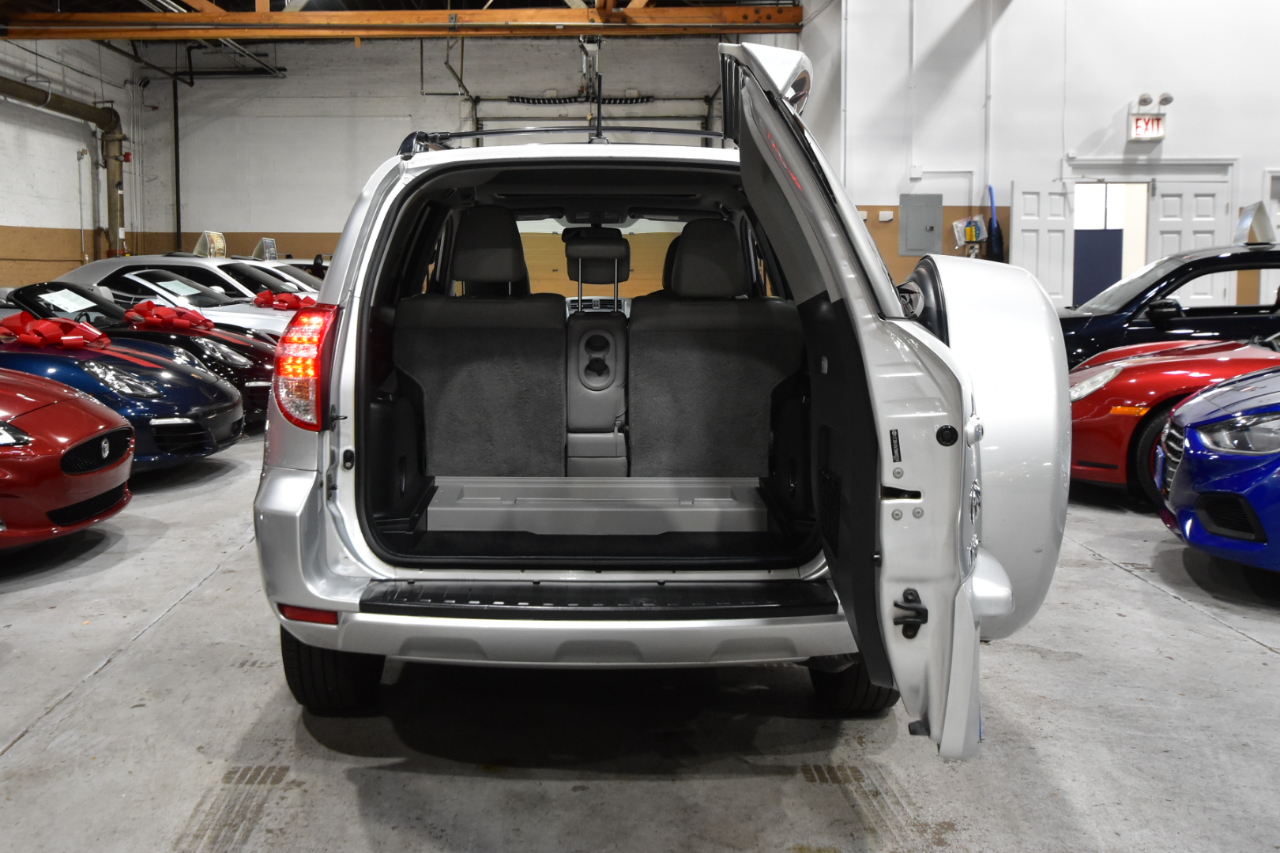 Toyota RAV4 4WD 4dr V6 5-Spd AT Ltd (Natl) 2011