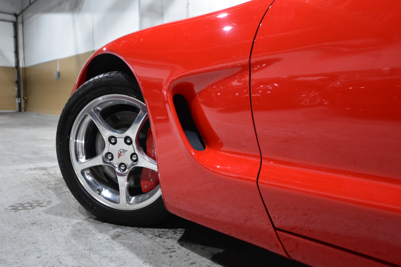 Chevrolet Corvette 2dr Cpe 2002